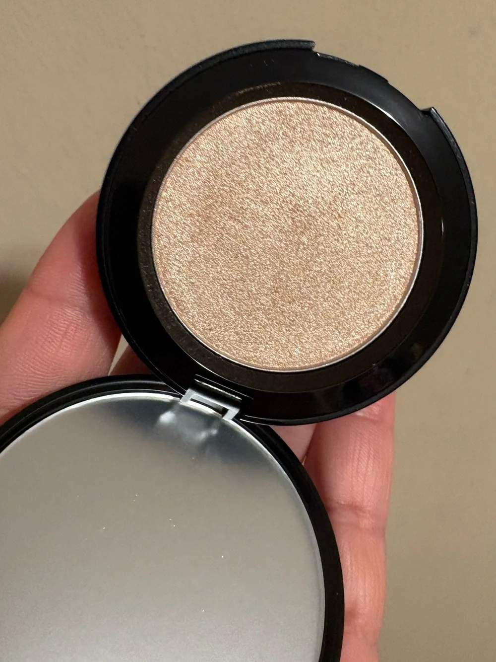 Laura Geller Easy Illuminating Powder Highlighter Champagne Brand New Never Used